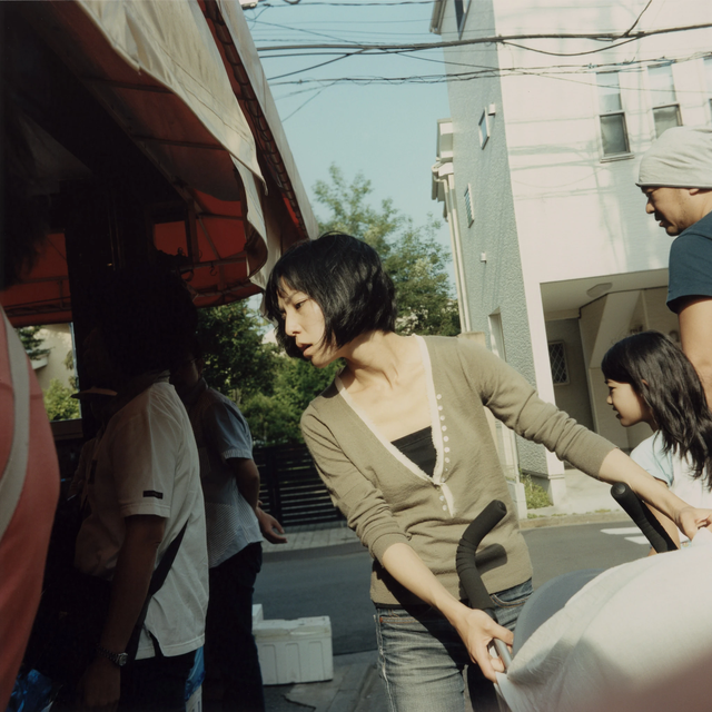Nữ nhiếp ảnh gia đi khắp Nhật Bản ghi lại lát cắt cuộc sống suốt 25 năm và phong cách thích là chụp, khỏi cần nhìn, để vô thức dẫn lối! - Ảnh 6.