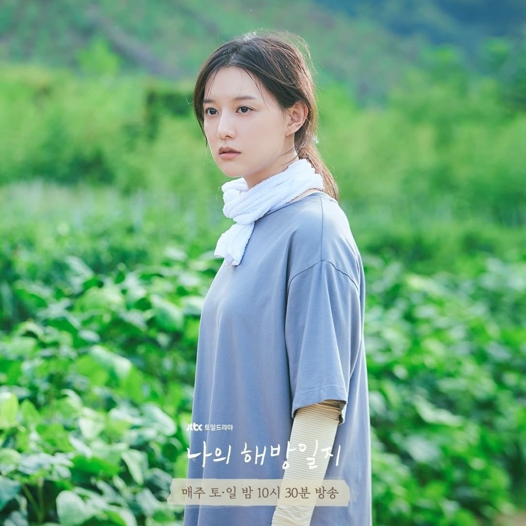 4 mỹ nhân khoe mặt mộc ở phim Hàn 2022: Suzy - Kim Ji Won vẫn tỏa sáng, bất ngờ nhất là cô cuối - Ảnh 6. 4 mỹ nhân khoe mặt mộc ở phim Hàn 2022: Suzy - Kim Ji Won vẫn tỏa sáng, bất ngờ nhất là cô cuối - Ảnh 6.