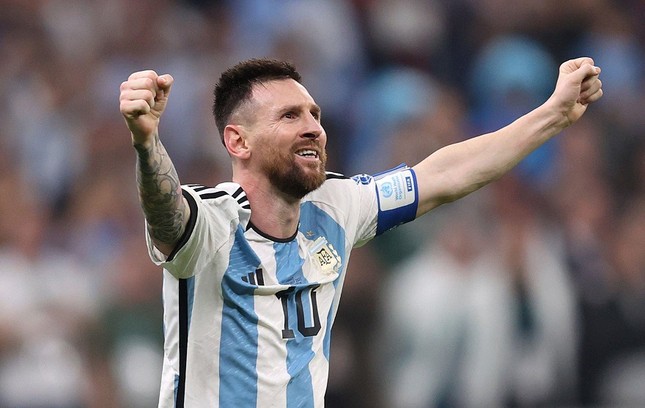 Messi chốt tương lai đầy bất ngờ sau chức v&ocirc; địch World Cup 2022 - Ảnh 1.