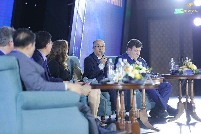 Giải thưởng Vinfuture 2022: B&aacute;c sỹ Lễ Tr&iacute; chia sẻ về những tiến bộ mới trong c&aacute; thể h&oacute;a điều trị ung thư - Ảnh 2.