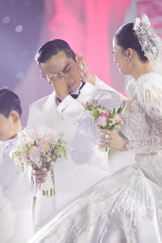 Toàn cảnh lễ cưới Khánh Thi - Phan Hiển - Ảnh 9.