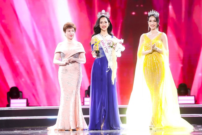 Trọn vẹn cảm xúc của Huỳnh Thị Thanh Thủy và 2 Á hậu khi đăng quang Hoa hậu Việt Nam 2022 - Ảnh 13.