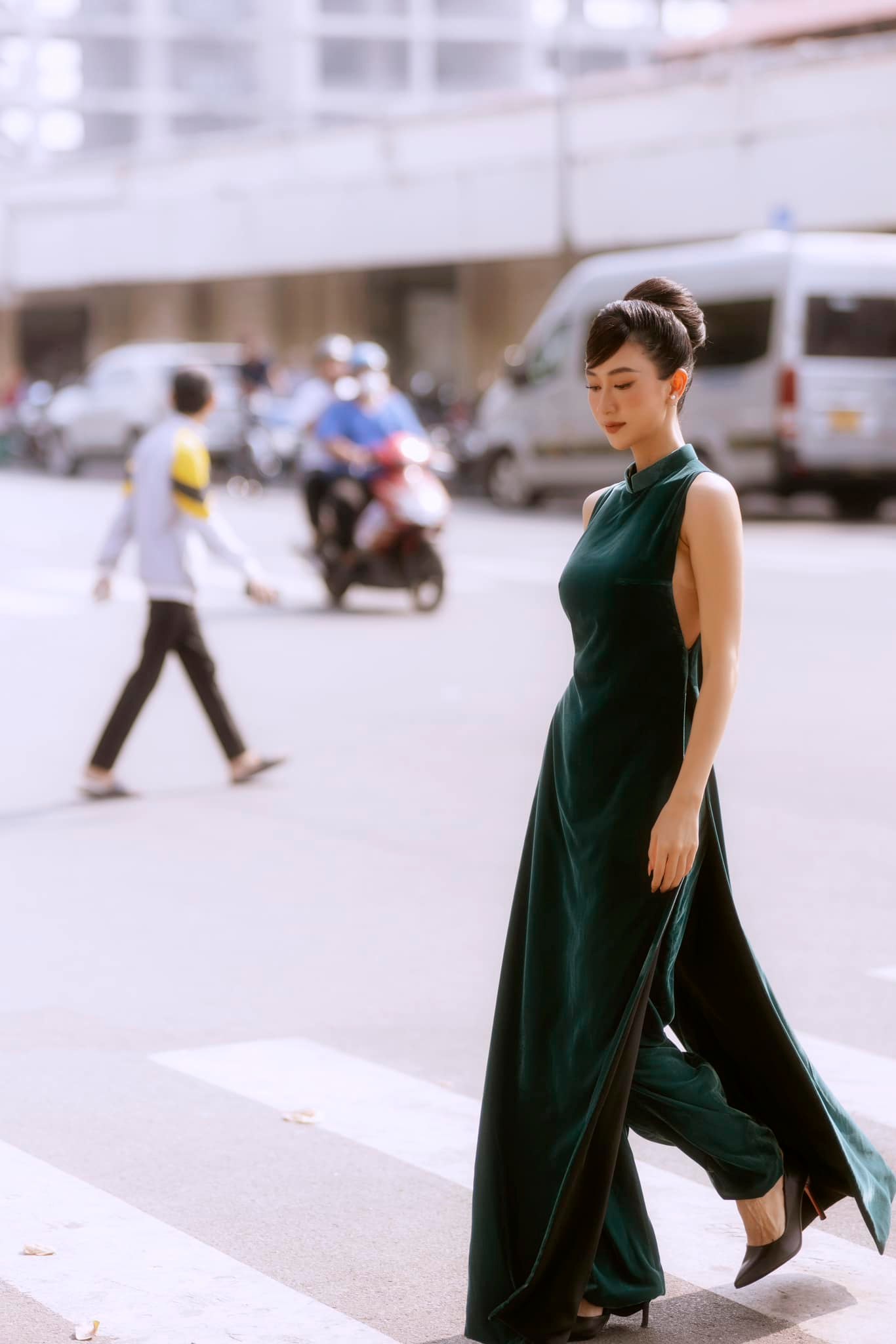 Các người đẹp Việt gợi ý mẫu áo dài cách tân duyên dáng cho Tết 2023 - Ảnh 12.