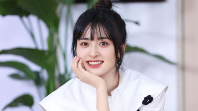 Mỹ nhân Vườn Sao Băng bị 10 đàn anh đàn chị hà hiếp hội đồng, bật khóc run rẩy nhưng bị chê giả tạo? - Ảnh 1. Mỹ nhân Vườn Sao Băng bị 10 đàn anh đàn chị hà hiếp hội đồng, bật khóc run rẩy nhưng bị chê giả tạo? - Ảnh 1.