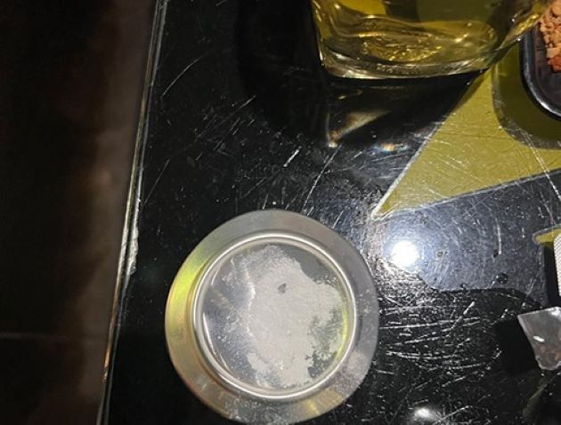 Cảnh s&aacute;t kiểm tra qu&aacute;n bar, ph&aacute;t hiện 139 người dương t&iacute;nh với ma t&uacute;y - Ảnh 3.