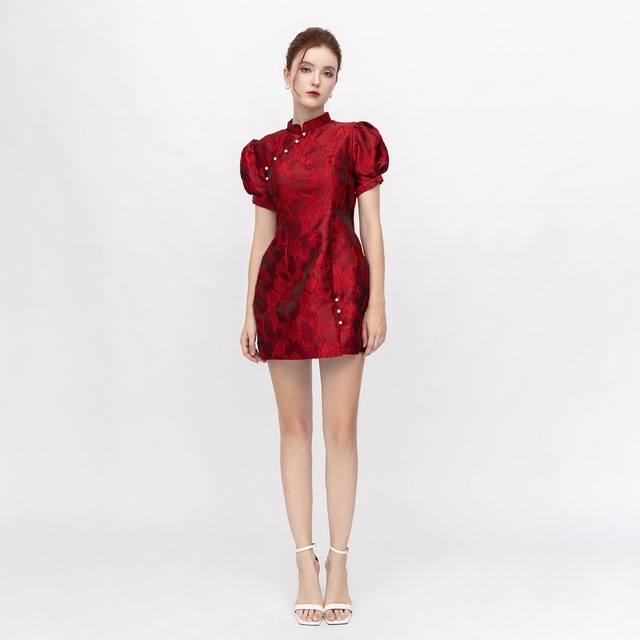 Váy nhung đỏ đô cổ tàu chiết eo nhẹ xoè dài,. váy nhung đỏ cúc bọc diện tết  2022 | Shopee Việt Nam