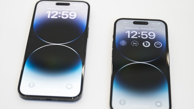 Apple giải thích gì khi màn hình iPhone 14 Pro và Pro Max bị sọc xanh? - Ảnh 1.