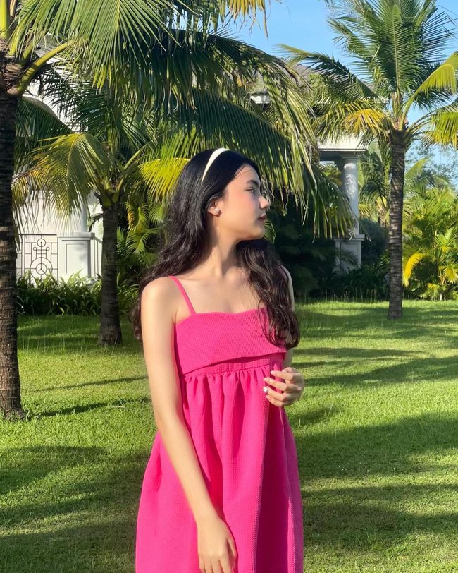 Tủ đồ xinh như mộng của 2 &aacute;i nữ nh&agrave; Quyền Linh: C&ocirc; chị l&agrave; ch&uacute;a b&aacute;nh b&egrave;o, c&ocirc; em s&agrave;nh điệu tươi mới - Ảnh 8.