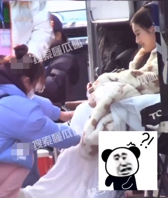 Thực hư chuyện Triệu Lộ Tư g&acirc;y tranh c&atilde;i khi để trợ l&yacute; ngồi xuống gi&uacute;p đi gi&agrave;y - Ảnh 4.