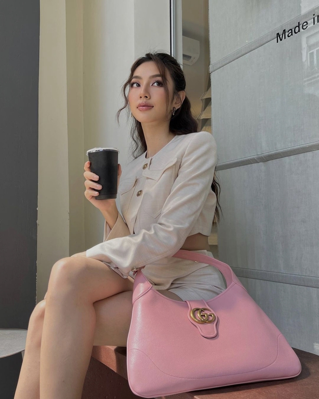Đồ local brand Việt ngày càng hot: Từ sao hạng A đến richkid đều sắm cực mạnh tay - Ảnh 1. Đồ local brand Việt ngày càng hot: Từ sao hạng A đến richkid đều sắm cực mạnh tay - Ảnh 1.