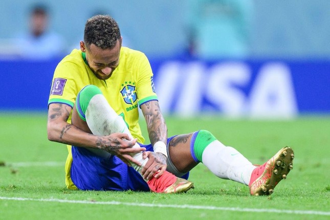 Neymar đón tin buồn trong ngày Brazil giành ngôi đầu bảng - Ảnh 1.