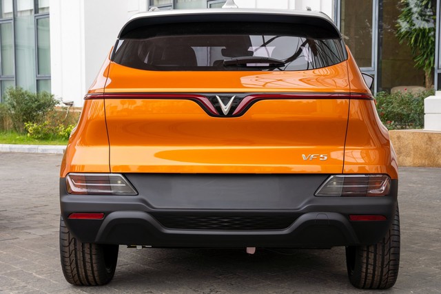 VinFast VF5 Plus chính thức có giá từ 458 triệu đồng, giao xe tháng 4/2023, ngập công nghệ đấu Toyota Raize, Kia Sonet - Ảnh 3.