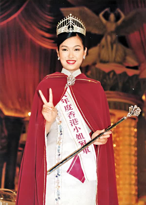 Cuộc sống của dàn Hoa hậu Hong Kong đình đám 1 thời: Người phải đi bán bia, người đẩy xe hàng cá viên ngoài chợ - Ảnh 10.