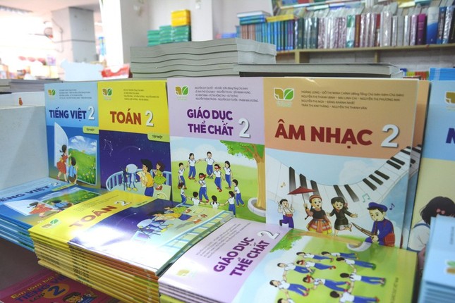 Nhà xuất bản Giáo dục lạm dụng vị trí độc quyền, thống lĩnh thị trường sách giáo khoa - Ảnh 1.