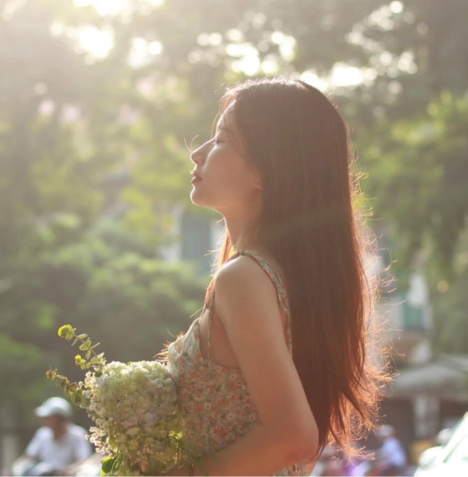 Sắm Tết trong t&igrave;nh cảnh nhu cầu chi ti&ecirc;u cao, v&iacute; tiền mỏng - Ảnh 1.