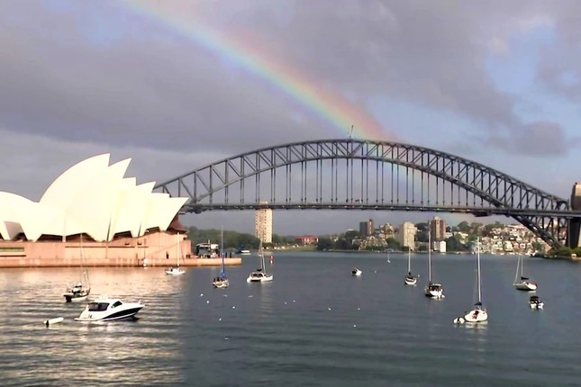 Úc: Người dân đổ về cảng Sydney giữ chỗ xem pháo hoa năm mới - Ảnh 7.