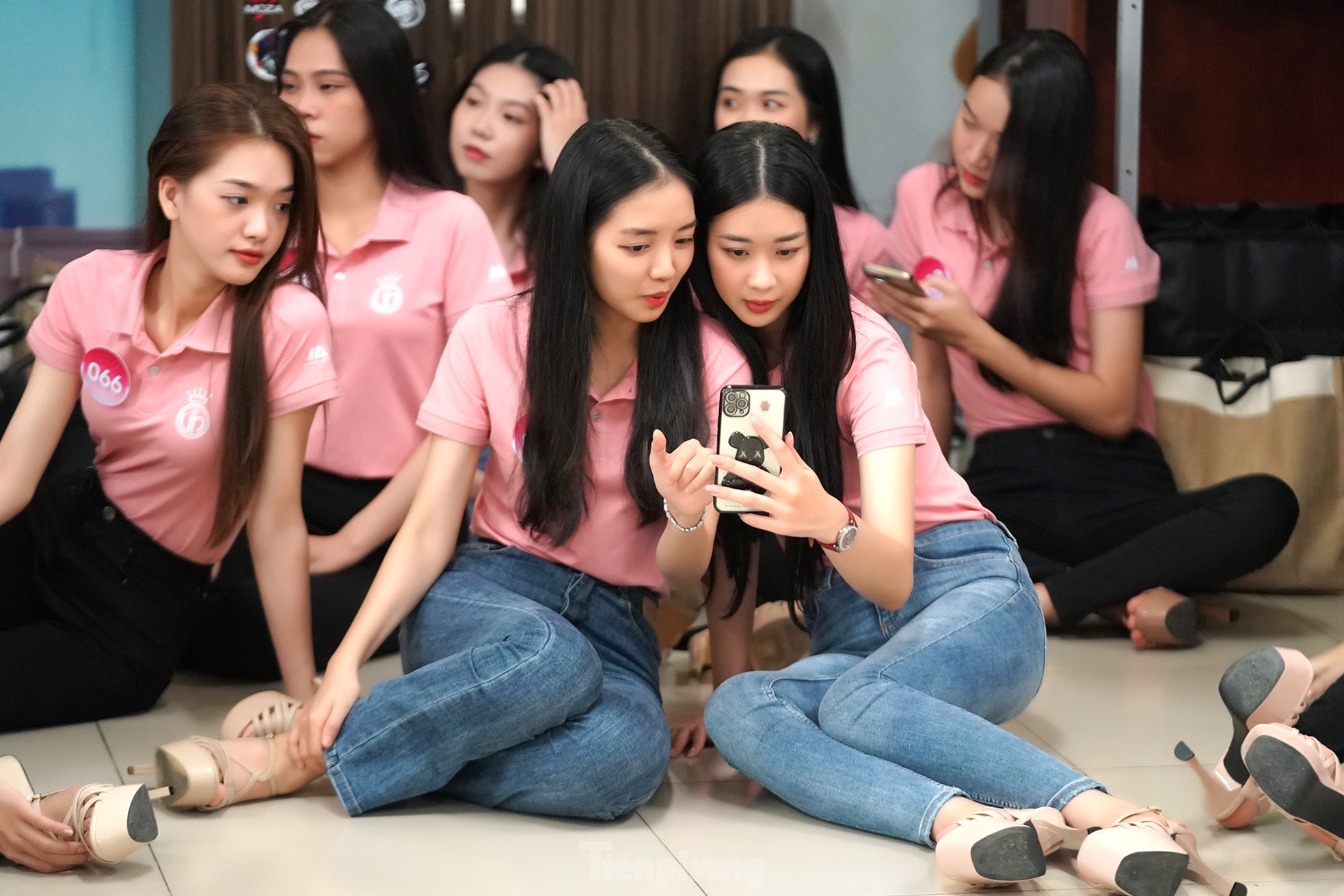 Cô gái Thanh Hóa bị yêu cầu đổi váy ở Hoa hậu Việt Nam - Ảnh 5.