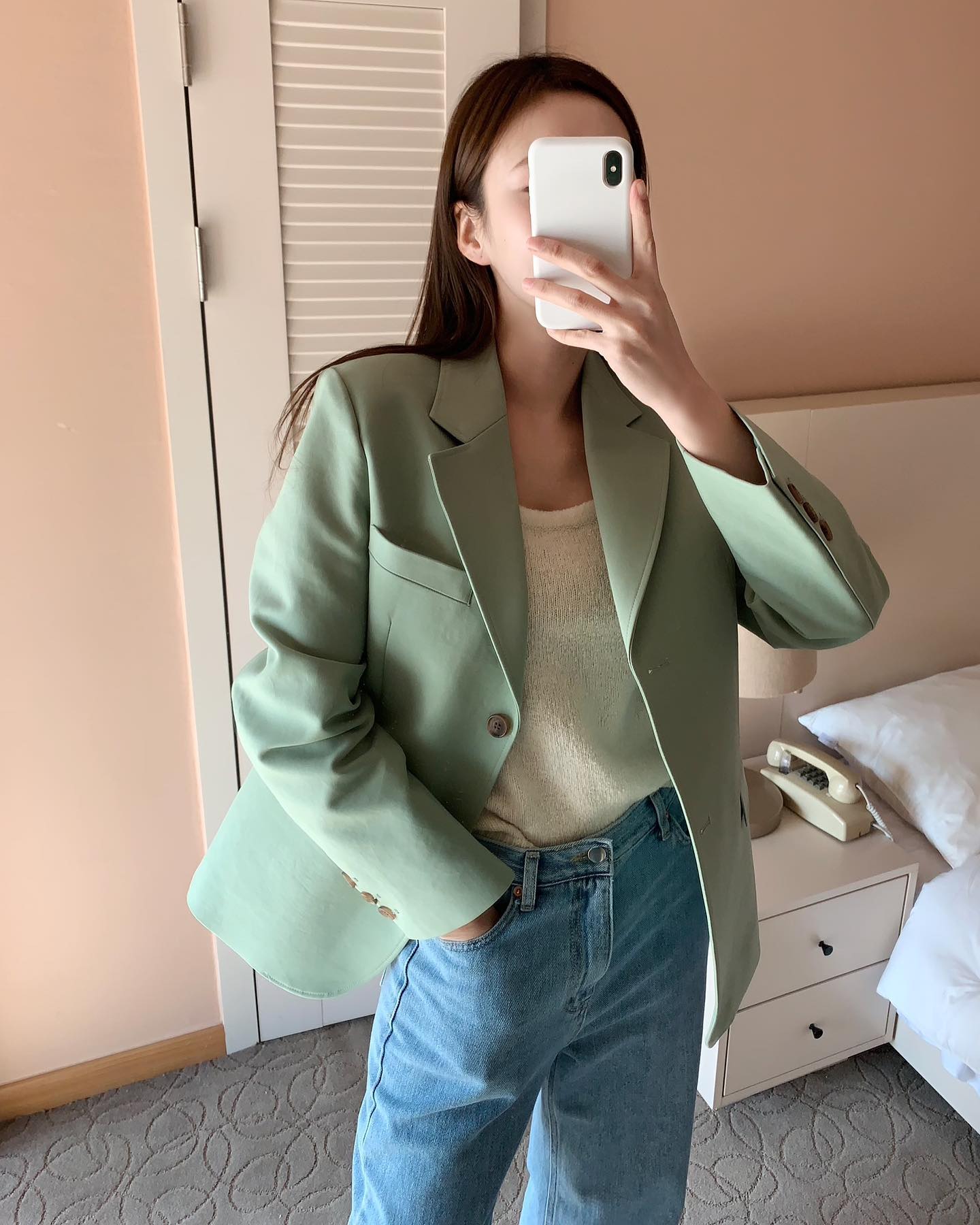 10 cách diện blazer màu sắc không lo sến - Ảnh 8.