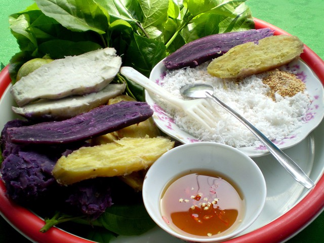 Khoai lang mắm sống cuốn lá cách: Món ngon đãi khách quý của người Vĩnh Long - Ảnh 5. Khoai lang mắm sống cuốn lá cách: Món ngon đãi khách quý của người Vĩnh Long - Ảnh 5.