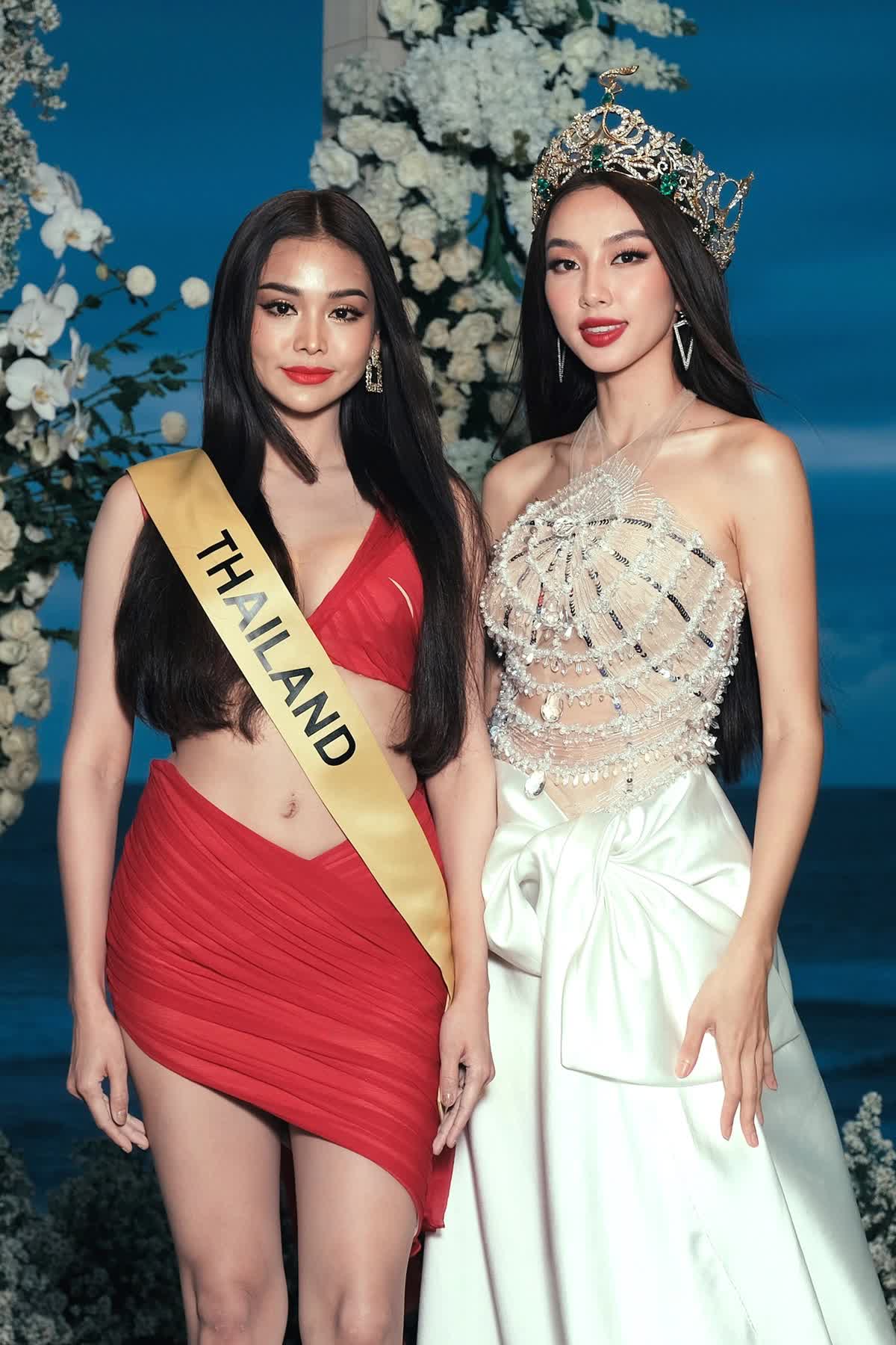 ช่วงเวลาต่างๆ ที่ Miss Thuy Tien ร่วมเฟรมเดียวกันกับสาวงามไทย ความงามที่ไม่อาจปฏิเสธได้ - รูปภาพที่ 5