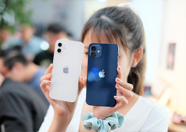 Giá iPhone 11, iPhone 12 giảm mạnh, về mức thấp nhất từ trước đến nay - Ảnh 2.