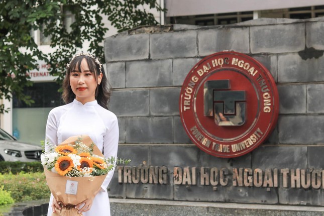 Nữ sinh Hà thành tốt nghiệp thủ khoa ĐH Ngoại thương với điểm tuyệt đối, IELTS 8.0 - Ảnh 2.