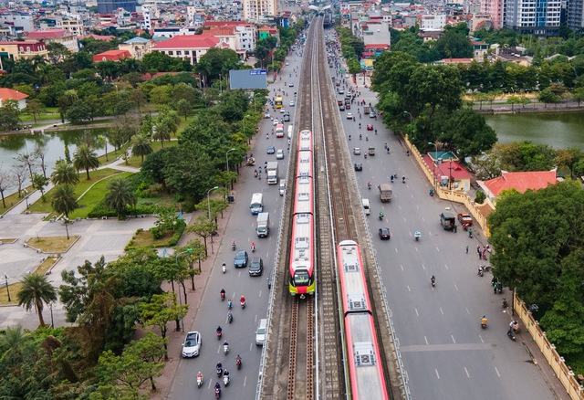 Hà Nội: Vận hành thử nghiệm 8 đoàn tàu của dự án đường sắt đô thị số 3 - Ảnh 8.