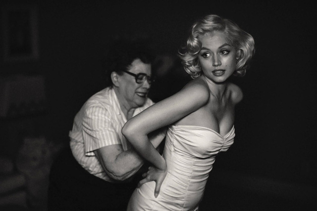 Đạo diễn phim về Marilyn Monroe đáp trả chỉ trích: Họ chỉ muốn thấy một Marilyn quyền lực mà thôi - Ảnh 3.