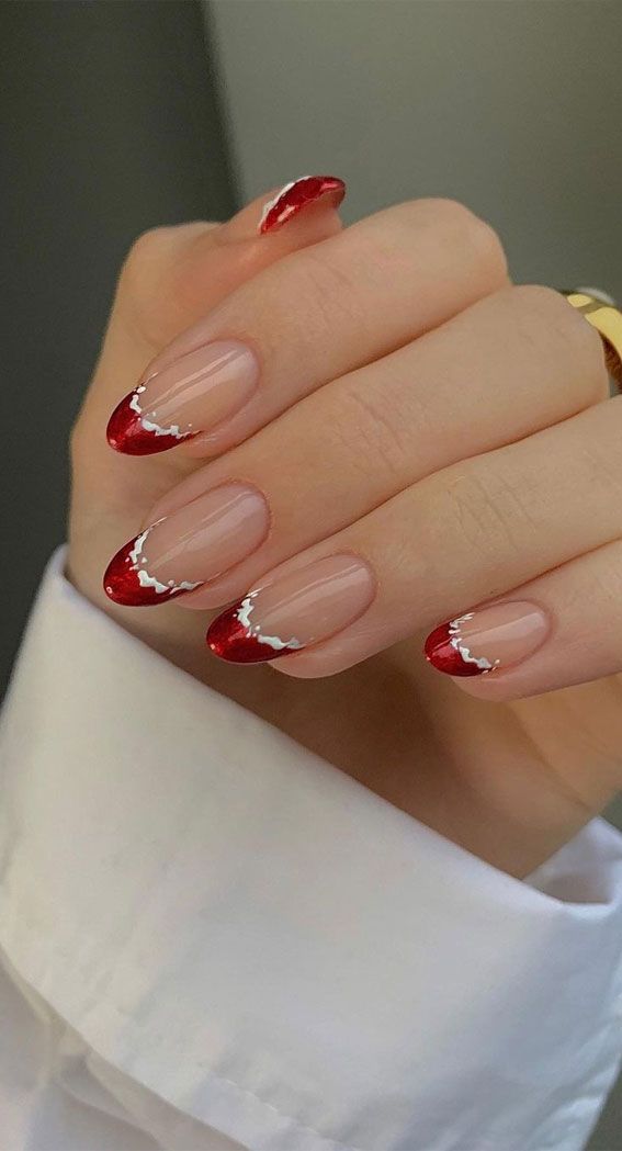 Triển khai các xu hướng nail cho mùa Noel 2024 với nhiều phong cách và sắc màu tươi sáng. Yếu tố giáng sinh sẽ được kết hợp hoàn hảo với các hoạ tiết trong suốt bộ sưu tập đặc biệt này.