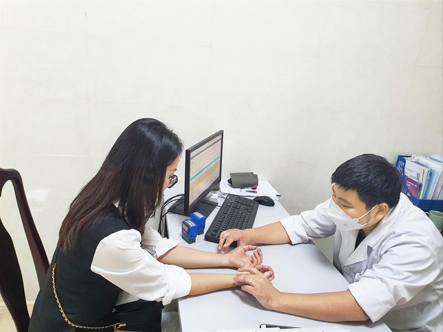 Trời lạnh, nhiều người nhập viện - Ảnh 1.