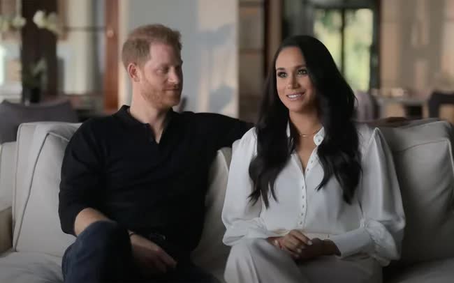 Truyền thông phản ứng với phim tài liệu của Harry và Meghan: “Đã không còn đường lui nữa rồi!” - Ảnh 4.