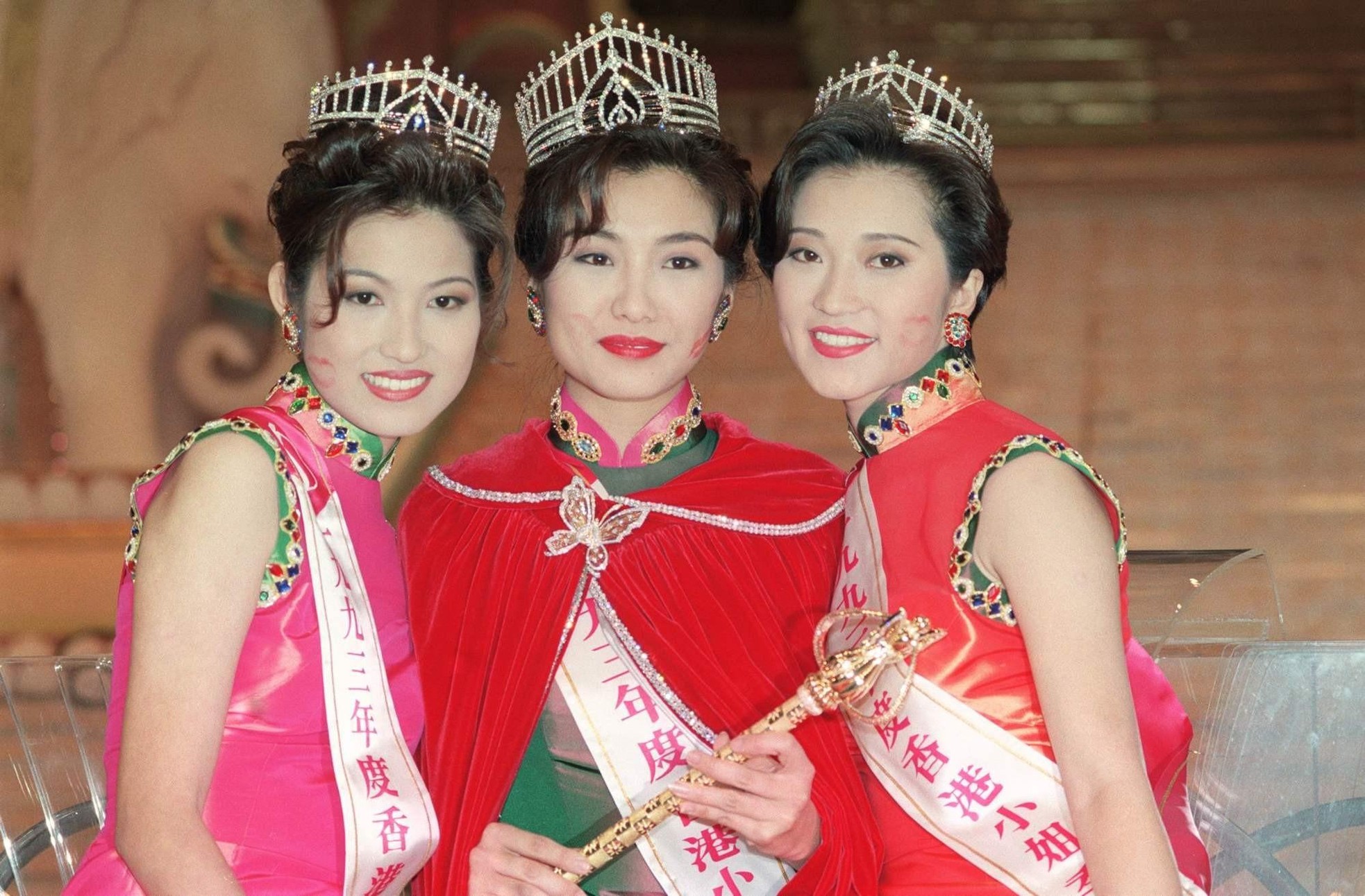Hoa hậu Hong Kong: Người U50 vẫn độc thân, người bán vương miện trả nợ cho chồng - Ảnh 6. Hoa hậu Hong Kong: Người U50 vẫn độc thân, người bán vương miện trả nợ cho chồng - Ảnh 6.