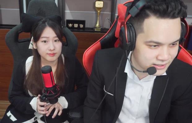 Khi các hot streamer Việt bị chiếm sóng bởi nóc nhà: Nhẹ thì livestream cùng, nặng thì bị đẩy ra một góc ngồi nhìn - Ảnh 10.