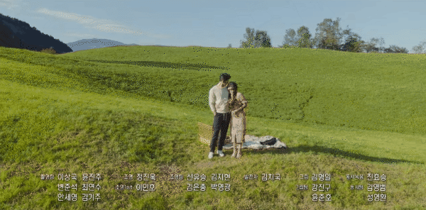 Ở đ&acirc;y c&oacute; qu&aacute; nhiều nụ h&ocirc;n ngọt ng&agrave;o của Son Ye Jin - Hyun Bin, chỉ c&ograve;n chờ nụ h&ocirc;n lễ đường nữa l&agrave; đủ! - Ảnh 10.