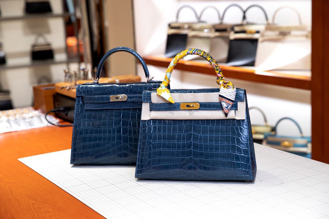 Hermès không cứu nổi Vy Oanh: Chiếc váy dìm chặt mọi đường cong khiến cô khác hẳn ảnh trên mạng - Ảnh 4.