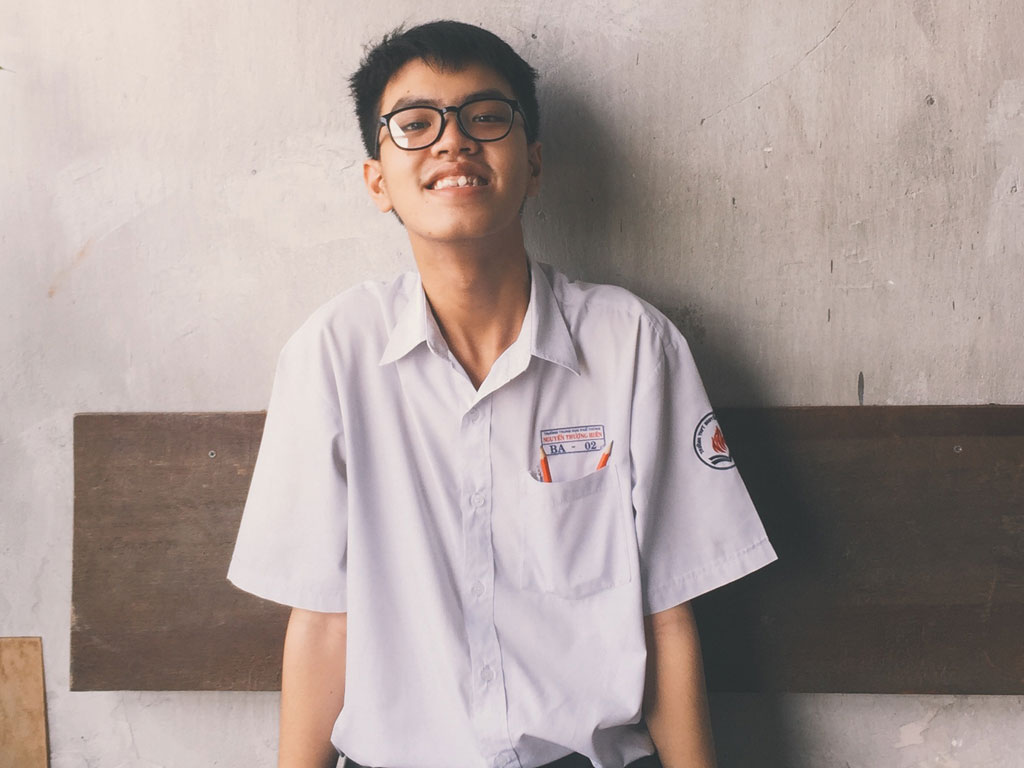 2 lần học sinh Việt Nam thay áo mới SGK lớp 12: Đẹp như tạp chí, bị chê không thực tiễn nhưng cách phản ứng nhận nhiều lời khen! - Ảnh 9.