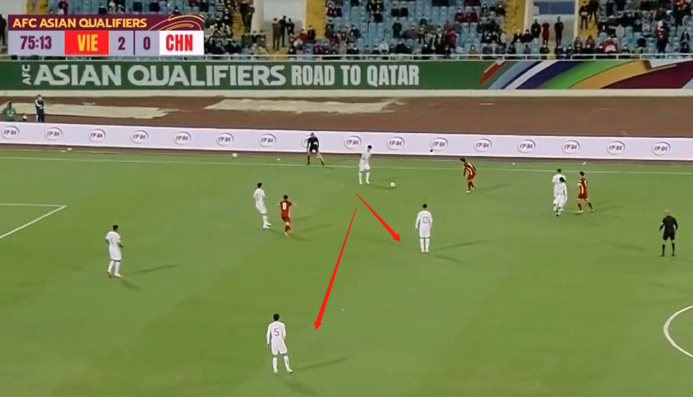 Người hùng Trung Quốc bị nội soi: Mắc lỗi kỳ lạ ở cả 3 bàn thua trước đội tuyển Việt Nam - Ảnh 4.