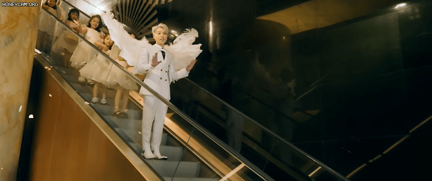 Đức Ph&uacute;c tung MV Ng&agrave;y Đầu Ti&ecirc;n: Qu&aacute; tr&igrave;nh quay h&igrave;nh kinh ho&agrave;ng cỡ n&agrave;o m&agrave; hứa sẽ kh&ocirc;ng bao giờ l&agrave;m dạng MV n&agrave;y nữa? - Ảnh 2.