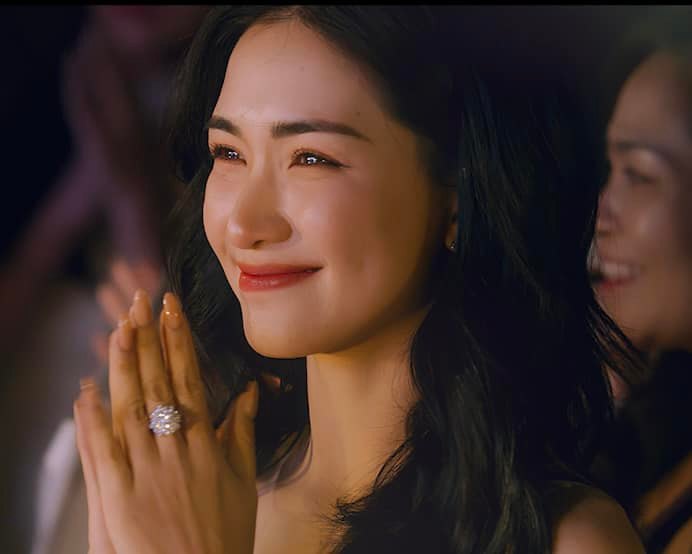 Hòa Minzy lột xác sau 2 năm làm cameo MV Đức Phúc: Hết cảnh đầu hói, thăng hạng nhan sắc còn có cả... nhẫn kim cương - Ảnh 7.