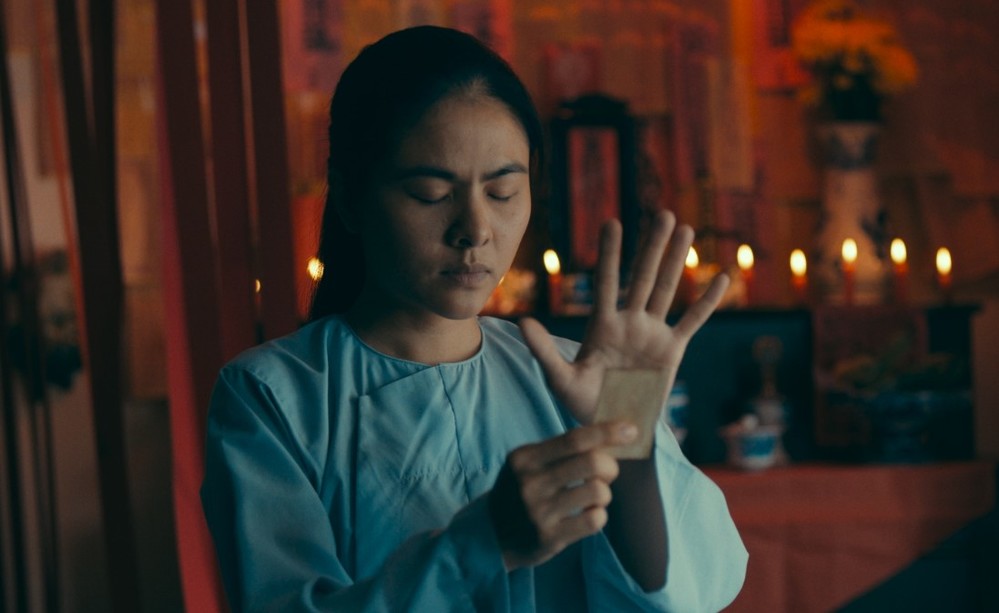 Netizen b&ugrave;ng nổ tranh c&atilde;i v&igrave; Chuyện Ma Gần Nh&agrave;: Người khen đỉnh cao phim Việt, người than thở để tiền ăn lẩu c&ograve;n hơn - Ảnh 6.