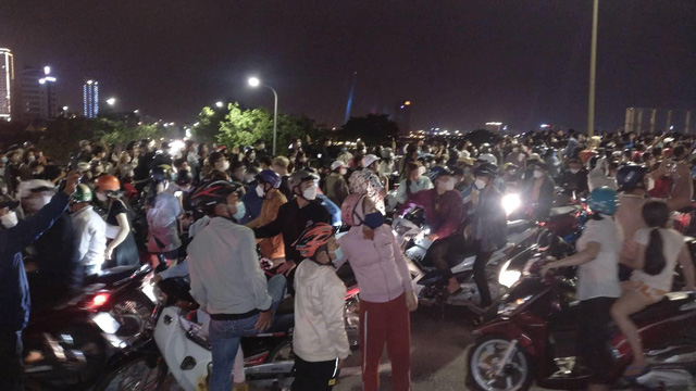 Đ&agrave; Nẵng, Hội An du kh&aacute;ch nhộn nhịp trở lại - Ảnh 3.