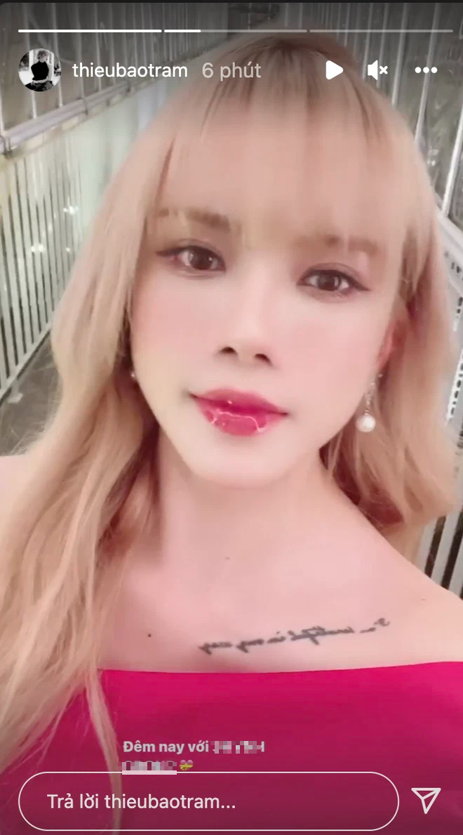 Bị netizen r&eacute;o t&ecirc;n sau clip Sơn T&ugrave;ng đẩy vai, hất ch&acirc;n Hải T&uacute;, Thiều Bảo Tr&acirc;m c&oacute; động th&aacute;i đầy tận hưởng thế n&agrave;y! - Ảnh 2.