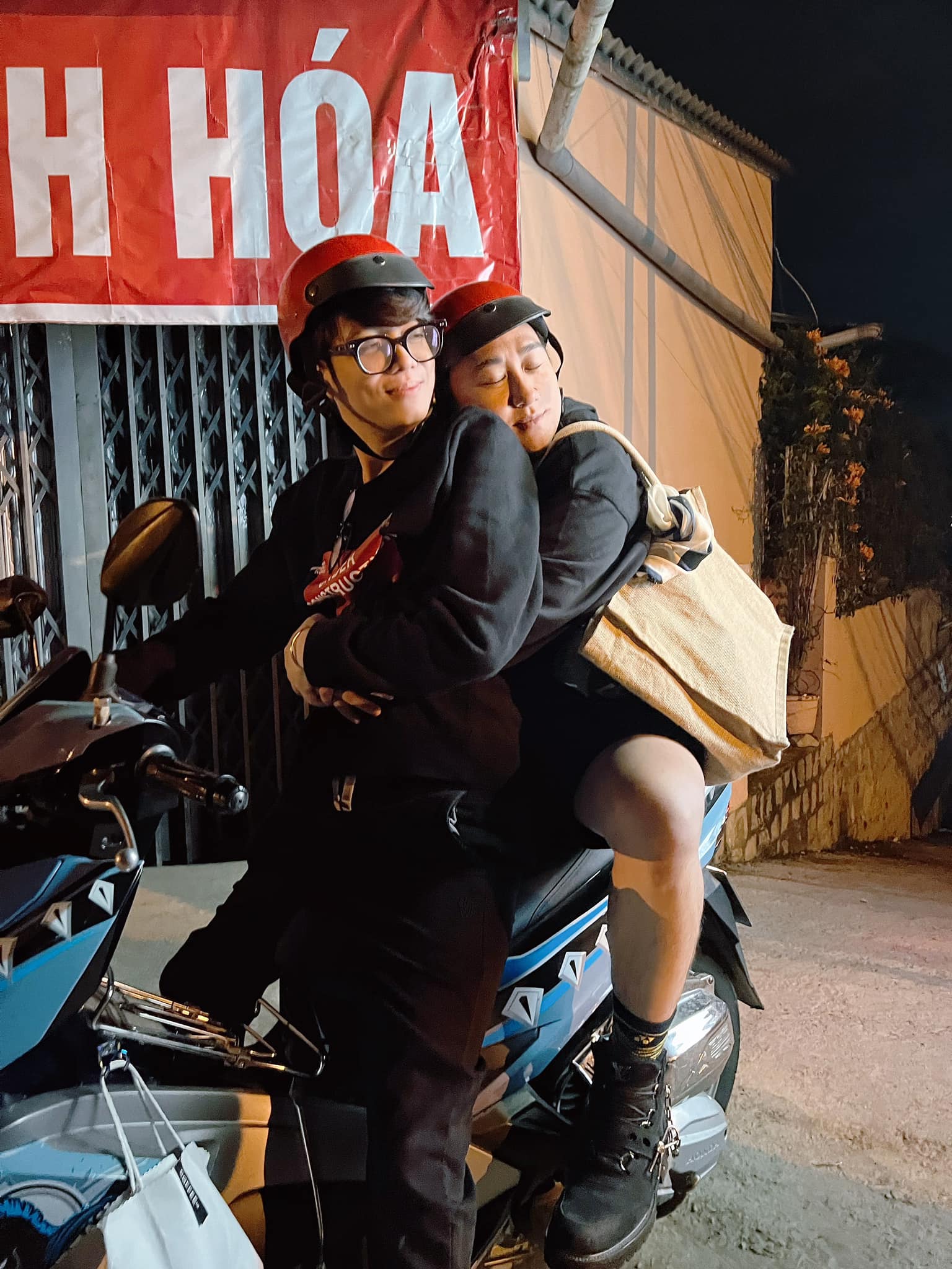 2 nam ca sĩ c&oacute; m&agrave;n song ca đỉnh ch&oacute;p sau khi uống 10 chai soju, c&ograve;n tiết lộ l&yacute; do ca sĩ vẫn đi h&aacute;t karaoke nghe rất thuyết phục - Ảnh 7.