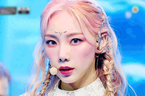 Sân khấu comeback của Taeyeon (SNSD) mận vải quá trời, concept nữ thần cùng vũ đạo đâm xuyên tim khiến dân tình ngất ngây! - Ảnh 6.