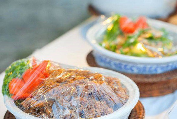 3 lỗi sai kinh điển khi dùng tủ lạnh ngày Tết vừa dễ làm thực phẩm mất chất, vừa tạo vi khuẩn sinh sôi gây bệnh - Ảnh 1.