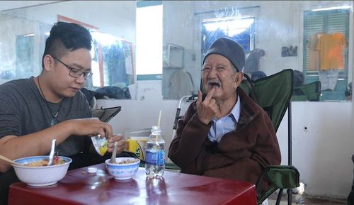 Xót xa nhìn Mạc Can đi làm: Ăn uống khó khăn, đi có người cõng, nhổ răng vì vai diễn - Ảnh 5.