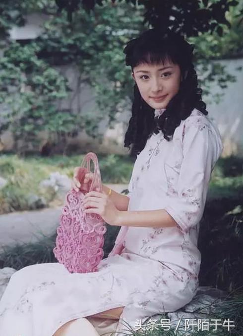 Mấy ai c&oacute; thể nhận ra Dương Mịch v&agrave; T&ocirc;n Lệ trong bức ảnh 18 năm trước n&agrave;y, visual ng&agrave;y ấy b&acirc;y giờ như 1 trời 1 vực - Ảnh 3.