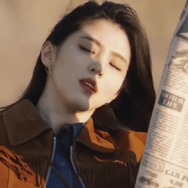 Chỉ 1 đoạn clip mà khiến dân tình từ ghét cay ghét đắng tiểu tam Han So Hee sang mê mệt vì vừa đẹp vừa soái! - Ảnh 4.