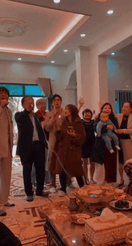 Đức Ph&uacute;c - Erik tề tựu tại nh&agrave; H&ograve;a Minzy nhưng m&agrave;n kết hợp cover Hơn Cả Y&ecirc;u phi&ecirc;n bản phụ huynh mới chiếm spotlight - Ảnh 3.