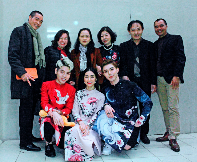 Đức Ph&uacute;c - Erik tề tựu tại nh&agrave; H&ograve;a Minzy nhưng m&agrave;n kết hợp cover Hơn Cả Y&ecirc;u phi&ecirc;n bản phụ huynh mới chiếm spotlight - Ảnh 4.